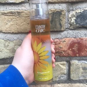 Country chic body spray
